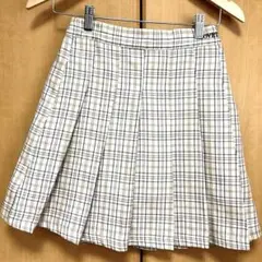 【美品】lovetoxic ベージュチェック柄ズボン付スカート (160)