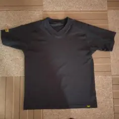 黒のVネックTシャツ Lサイズ