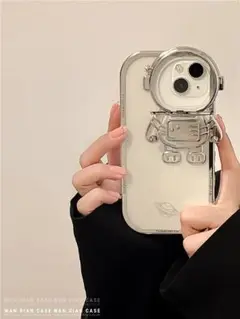 ﻿iPhone 11ケース カメラ保護　宇宙飛行士 銀 スマホケース