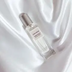 ★匿名配送★限定品 ローラメルシエ アンバーバニラ オードトワレ 15ml