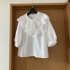 白ブラウス　リボン　大人可愛い