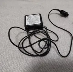 au ACアダプター 100-240V 5V 1A