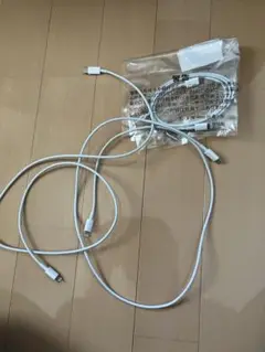 ホワイト USBケーブル 1メートル　3本