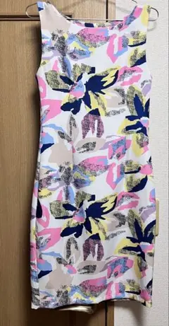 花柄 ノースリーブ タイトワンピース