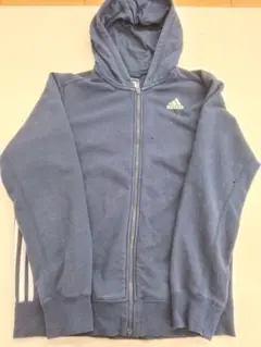 adidasパーカーLサイズ