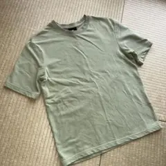 H&M Tシャツ　緑系