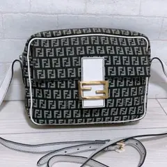 《美品》FENDI(フェンディ)ショルダーバッグ