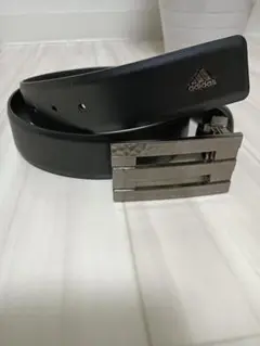 adidas 黒レザーベルト メタリックバックル