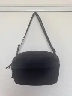 無印良品　ボディバッグ　ブラック