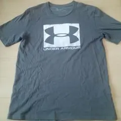 Under Armour グレー Tシャツ