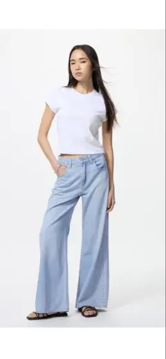 UNIQLO ドレープワイドフレアジーンズ