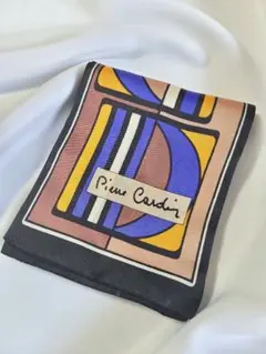 週末限定価格♪Pierre Cardin 幾何学模様 シルクスカーフ
