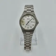 SEIKO 7N48 spirit デイ デイトねじ込みリューズ  綺麗です稼働 SEIKO 7N48 spirit デイ デイトねじ込みリューズ 綺麗です稼働