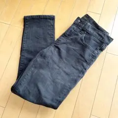 UNIQLO スリムフィットストレートジーンズ(セルビッチ？)28(70)