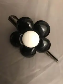 フラワーデザイン ヘアアクセサリー 黒　マリークワァント