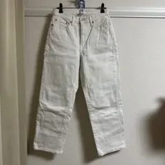 ユニクロ　ホワイト ストレートデニム パンツ