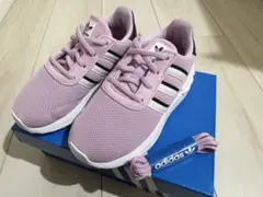 新品未使用　アディダススニーカー　adidas キッズシューズ　15㎝