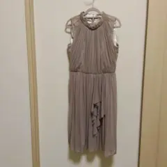 【URBAN RESEARCH】ベージュプリーツ　パーティ ドレス 38サイズ
