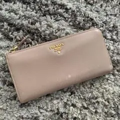 PRADA 長財布 ベージュ
