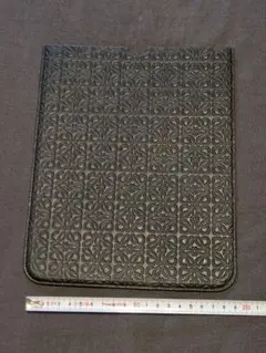 【LOEWE】レザーiPadケース