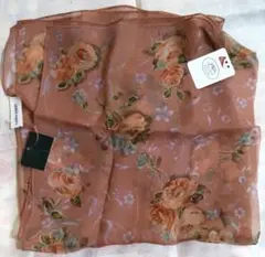 連休特価値下げ♥Laura Ashley　シルクスカーフ　花柄　薔薇　未使用品