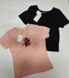 〈新品〉Vネック 刺繍付き 半袖 Tシャツ（ピンク・黒）セット