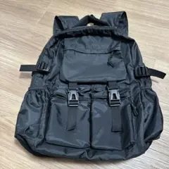 ブラック ナイロンリュック 7ポケット
