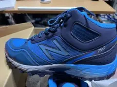new balance 軽トレッキングシューズ