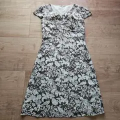 ☆NEW YORKER☆グレージュ花柄美ラインワンピース☆美品１１☆