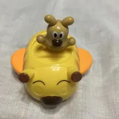 チーズの車のおもちゃ