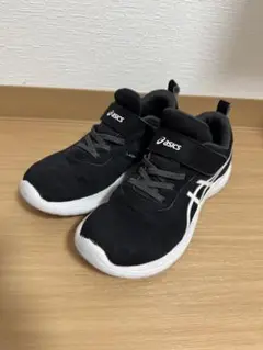 asicsスニーカー