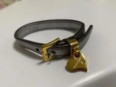 miumiu ハートチャーム付きバングル