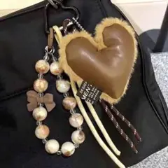 Item thumbnail for item 8cc3375f-5c6b-43e1-a5e4-b7ba71f2200b