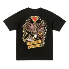 PRAY UP & GRIND – グラフィックTシャツ