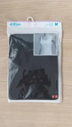 エアリズムのブラックタンクトップ