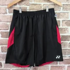 【YONEX】メッシュ入り　VERYCOOL♪黒×赤　ハーフパンツ　М