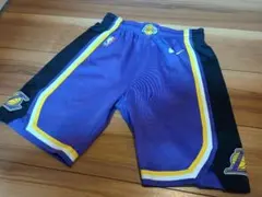ナイキ　ハーフパンツ　レイカーズ　140