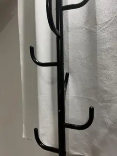 黒色フック付きコートハンガー