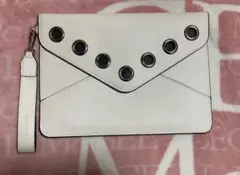 ホワイト スタッズ エンベロープバッグ