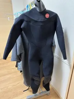 セミドライウェットスーツ