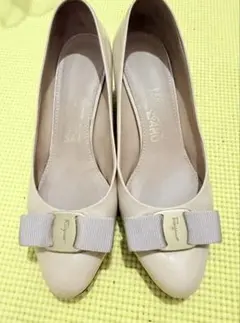 Ferragamo MIRABEL パンプス 22cmエナメル 箱・袋付き