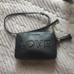 値下げ不可❌MICHAELKORSレザーLOVEスタッズショルダーバッグ