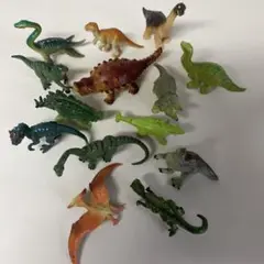 恐竜　フィギュア