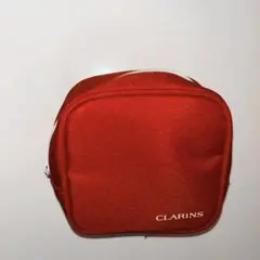 ワンコイン赤　レッドポーチ　シンプル　クラランス　CLARINS