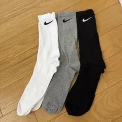 Nike ソックス 3足セット ホワイト グレー ブラック　27〜29cm