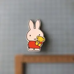 ミッフィー　木製ブローチ　レトロ