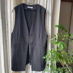 グレー ジレ　バックスリット付き