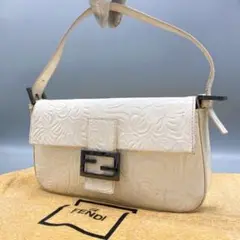 ✨美品・限定✨FENDI マンマバケット 花柄型押し ターコイズ FF金具 白