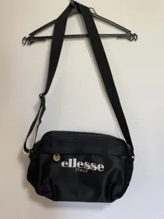 ショルダーバッグ ellesse