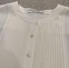ベイジノースリーブブラウス